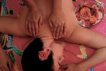Massage pic courtesy of Thomas Wanhoff via Wikimedia Commons 