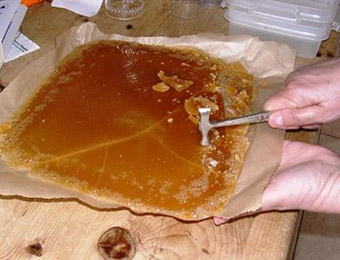 A toffee hammer in action