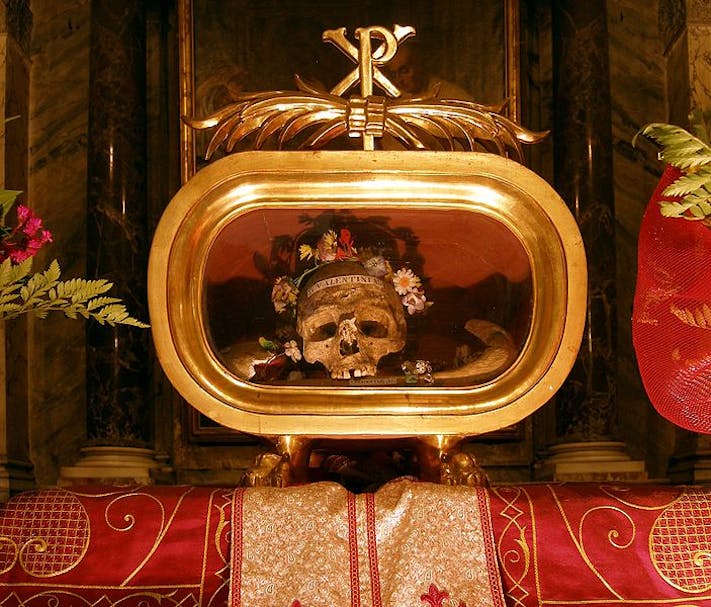 St Valentine's Skull. Photo by Dnalor01: https://commons.wikimedia.org/wiki/User:Dnalor_01